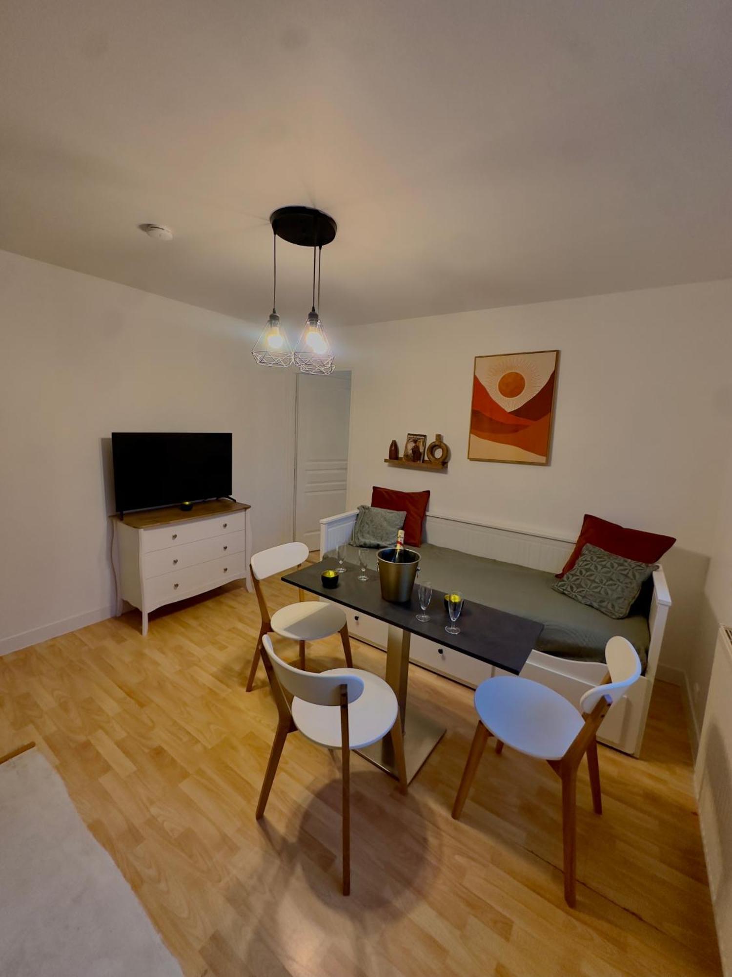 Appartement Chloe Du Lac Montferrat  Kültér fotó